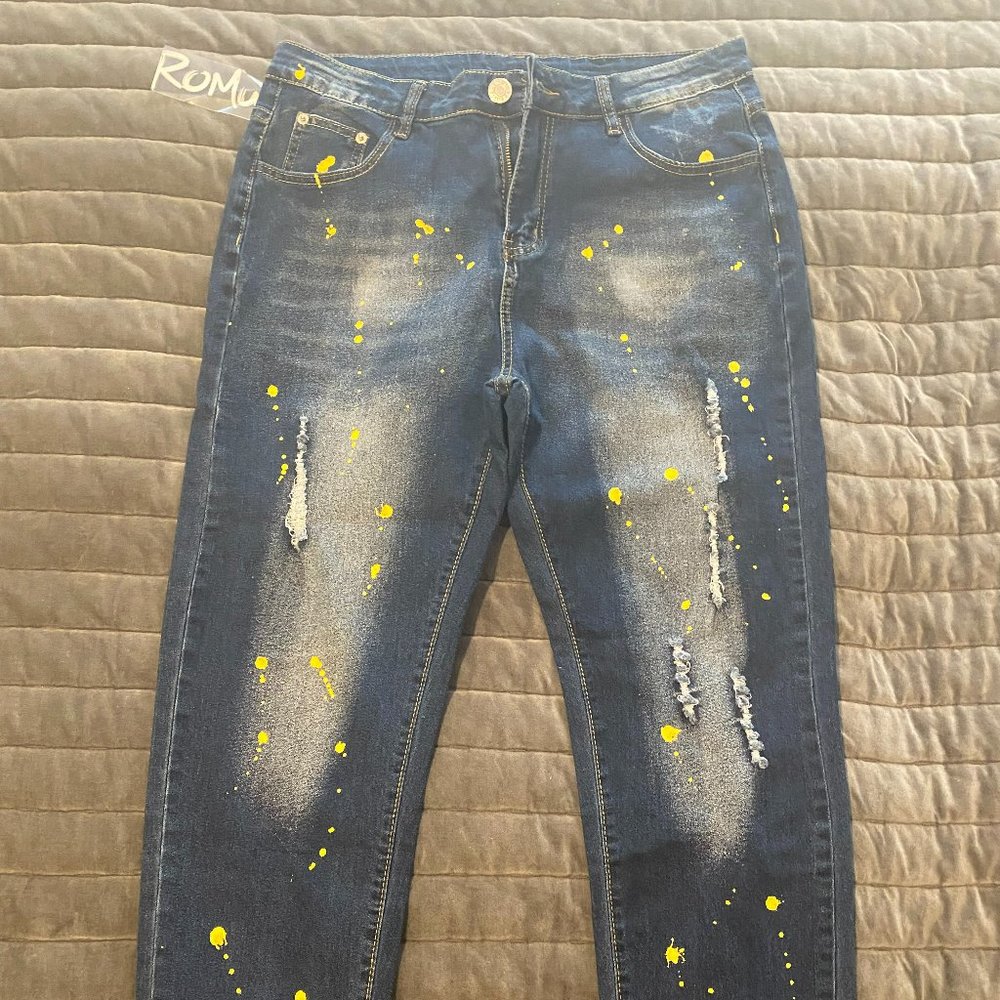 Guys Graphic Print Ripped Jeans